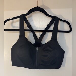 NWOT Victoria’s Secret Incredible Knockout Black Sports Bra